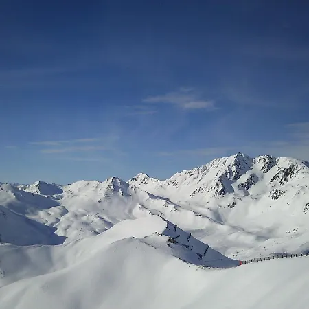 La Montagnia Appartement *