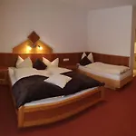 La Montagnia 아파트 카플