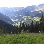 La Montagnia 아파트 카플