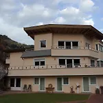 La Montagnia *